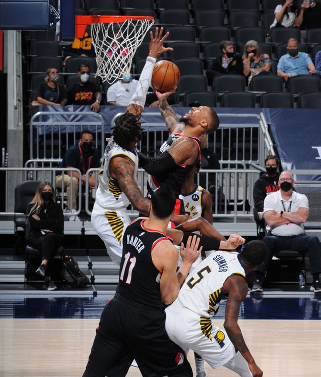 山西队逆转步行者,麦科勒姆点燃赛场 山西队逆转步行者,麦科勒姆点燃赛场