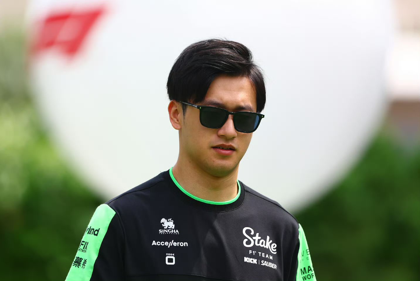 索伯车队险胜梅赛德斯，周冠宇刷新纪录