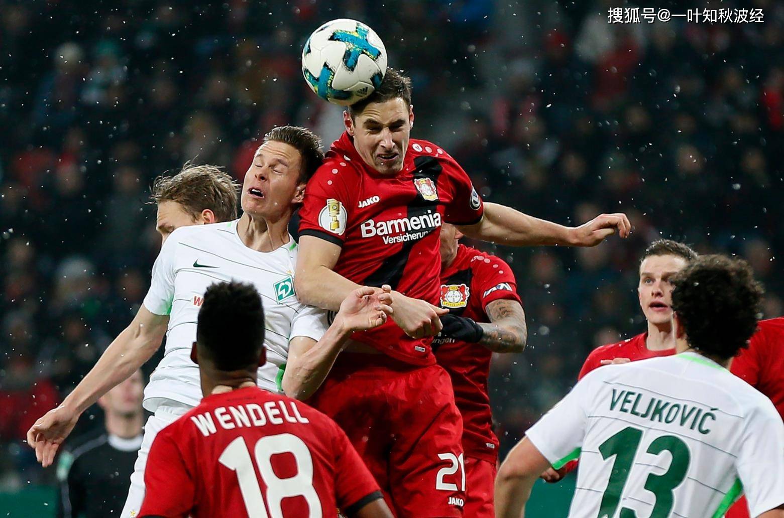 希腊逆转勒沃库森，内马尔刷新纪录