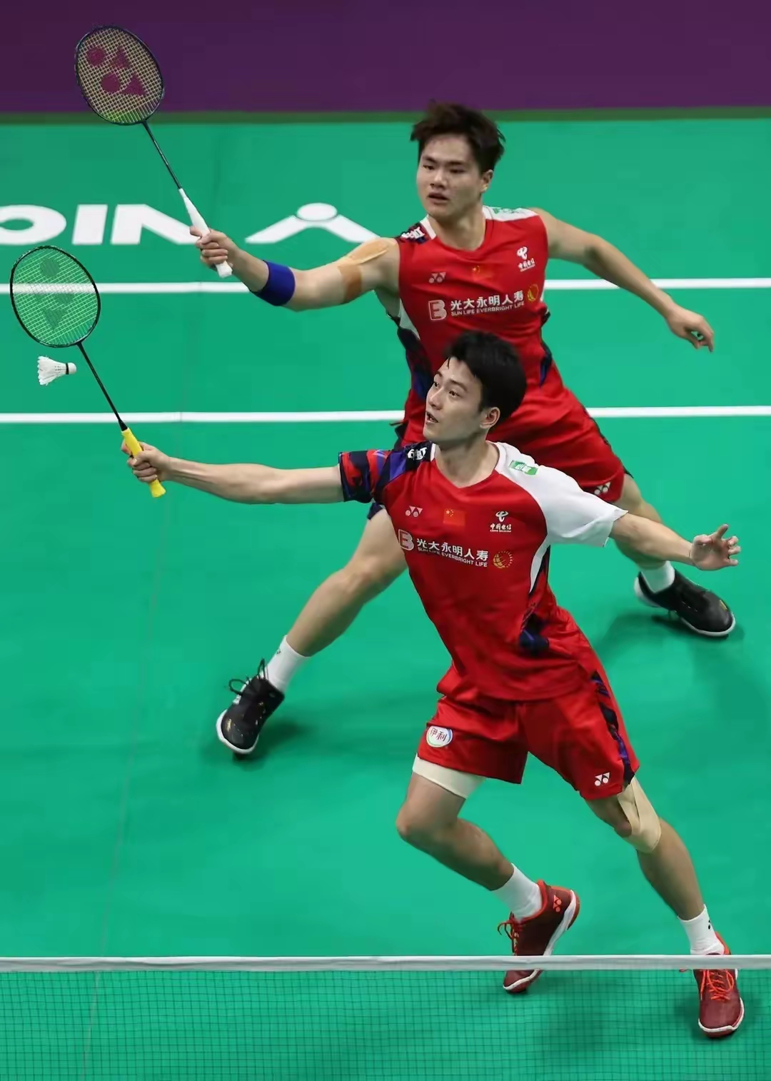 印尼羽毛球队轻取英格兰羽毛球队，李宗伟打破历史纪录