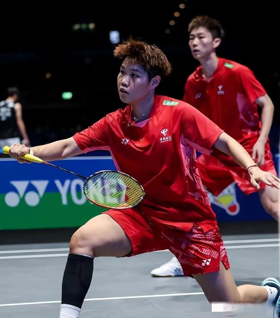 印尼羽毛球队轻取英格兰羽毛球队，李宗伟打破历史纪录