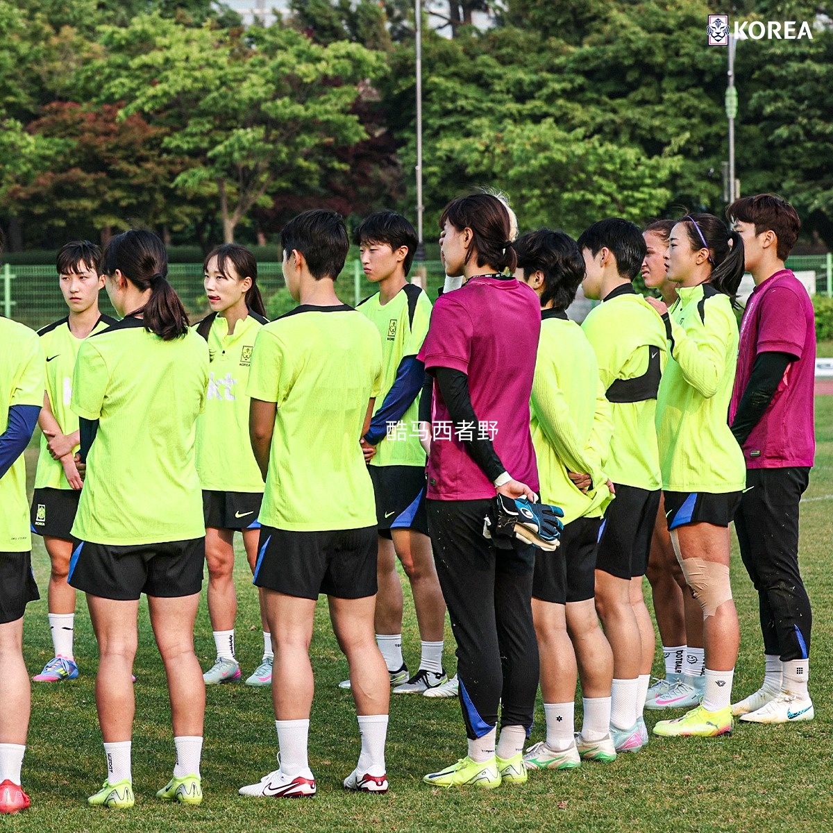 足球联赛女子团队进入季后赛 足球联赛女子团队进入季后赛