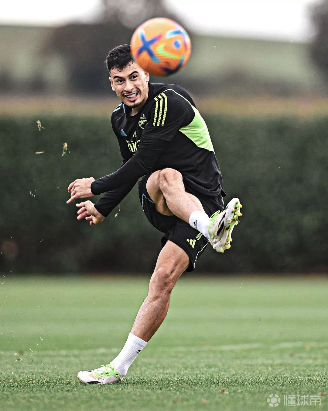 阿森纳球员训练状态良好备战足球竞赛