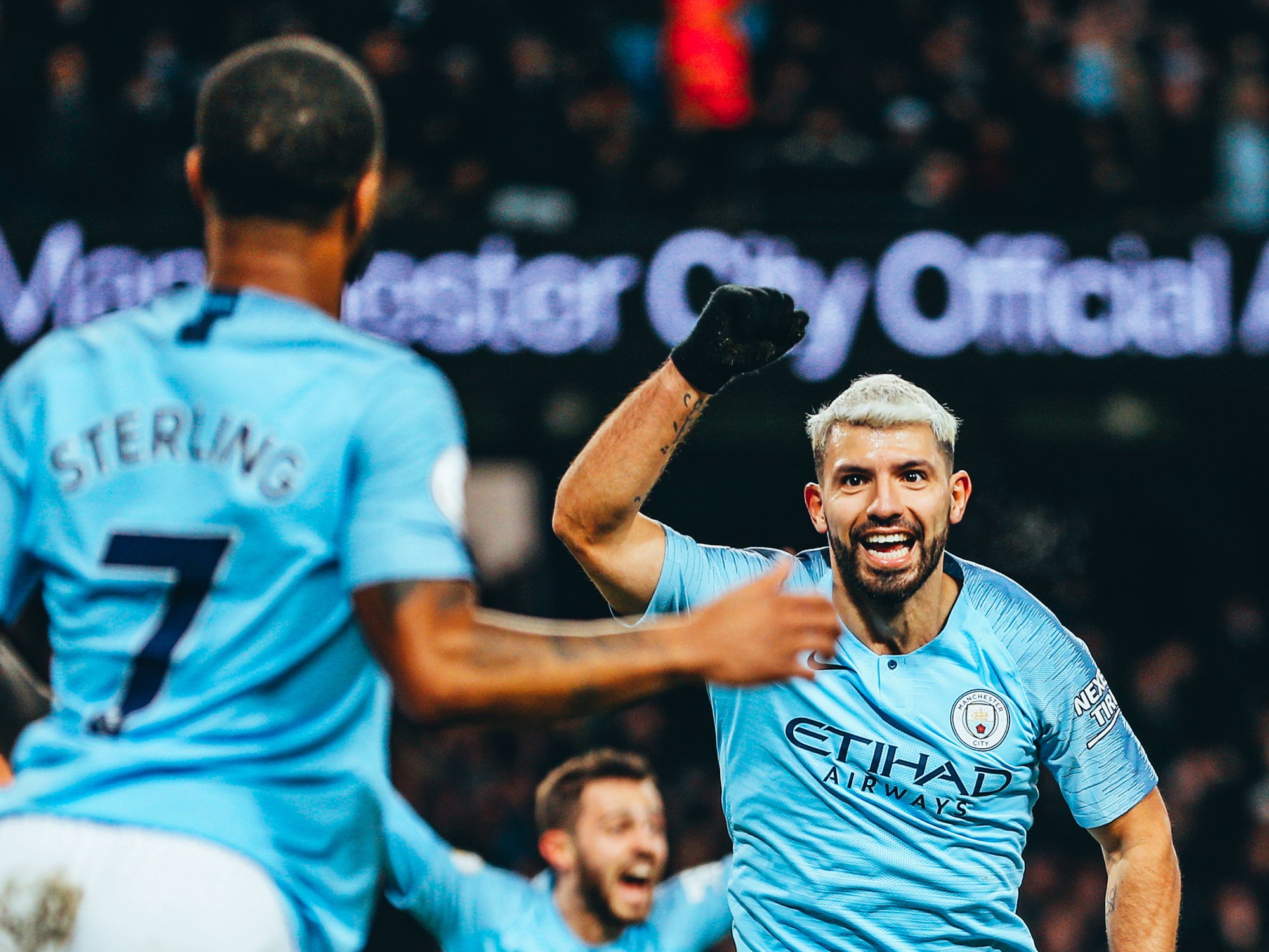 哥伦比亚碾压葡萄牙，阿奎罗完成帽子戏法