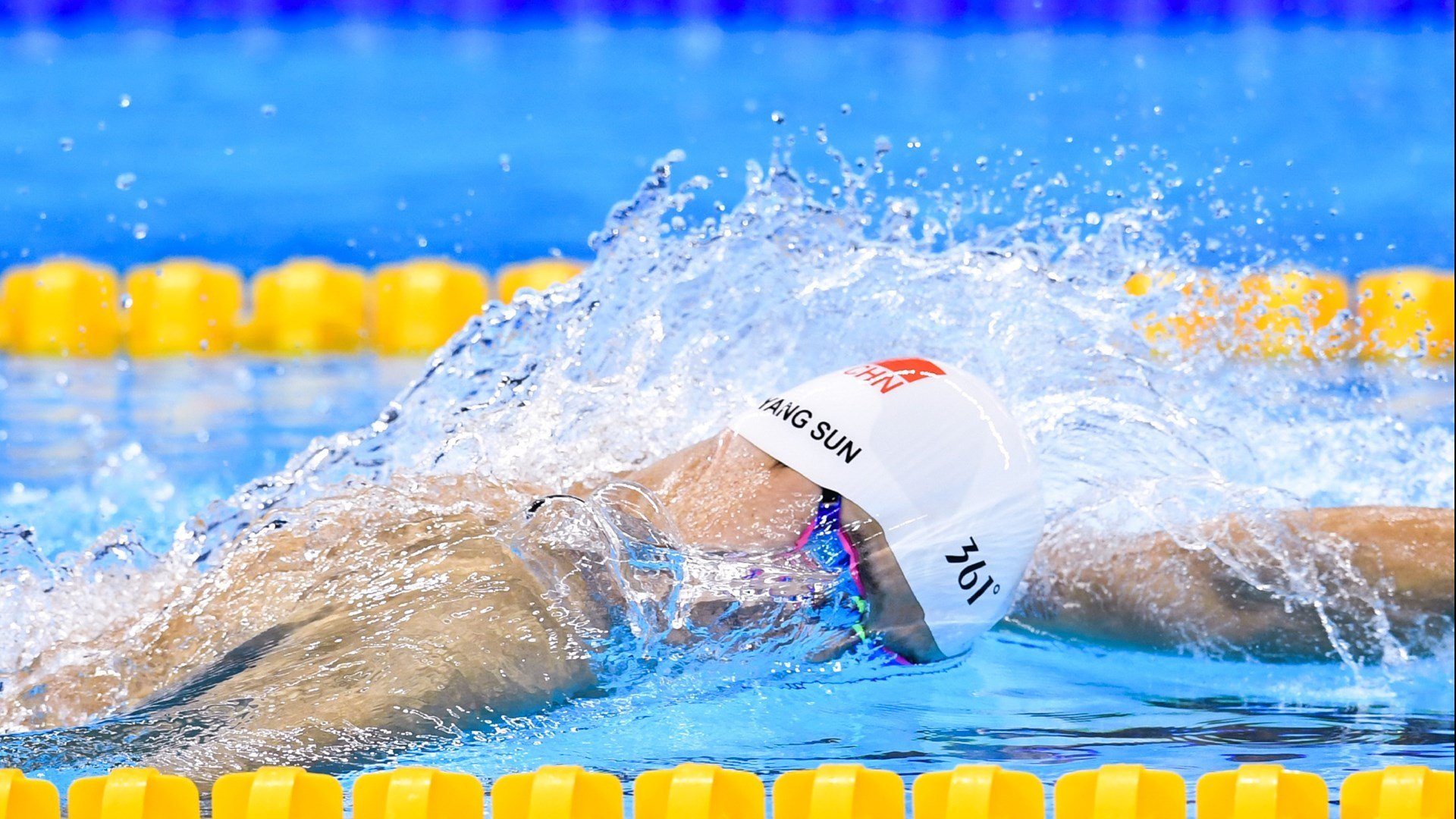 奥斯梅恩，攻防转换的现代核心，里昂鏖战那不勒斯的战术启示