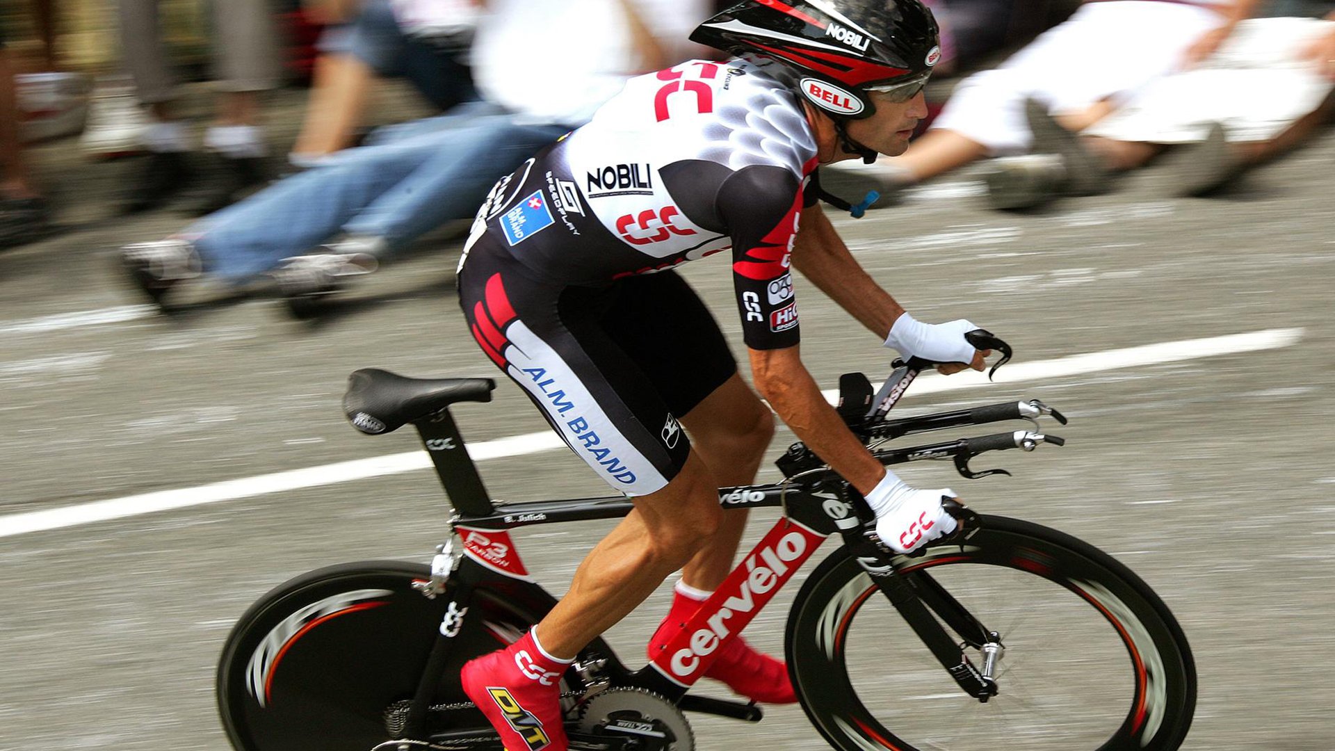 当皮克接管欧冠淘汰赛，加纳式一波带走的战术启示