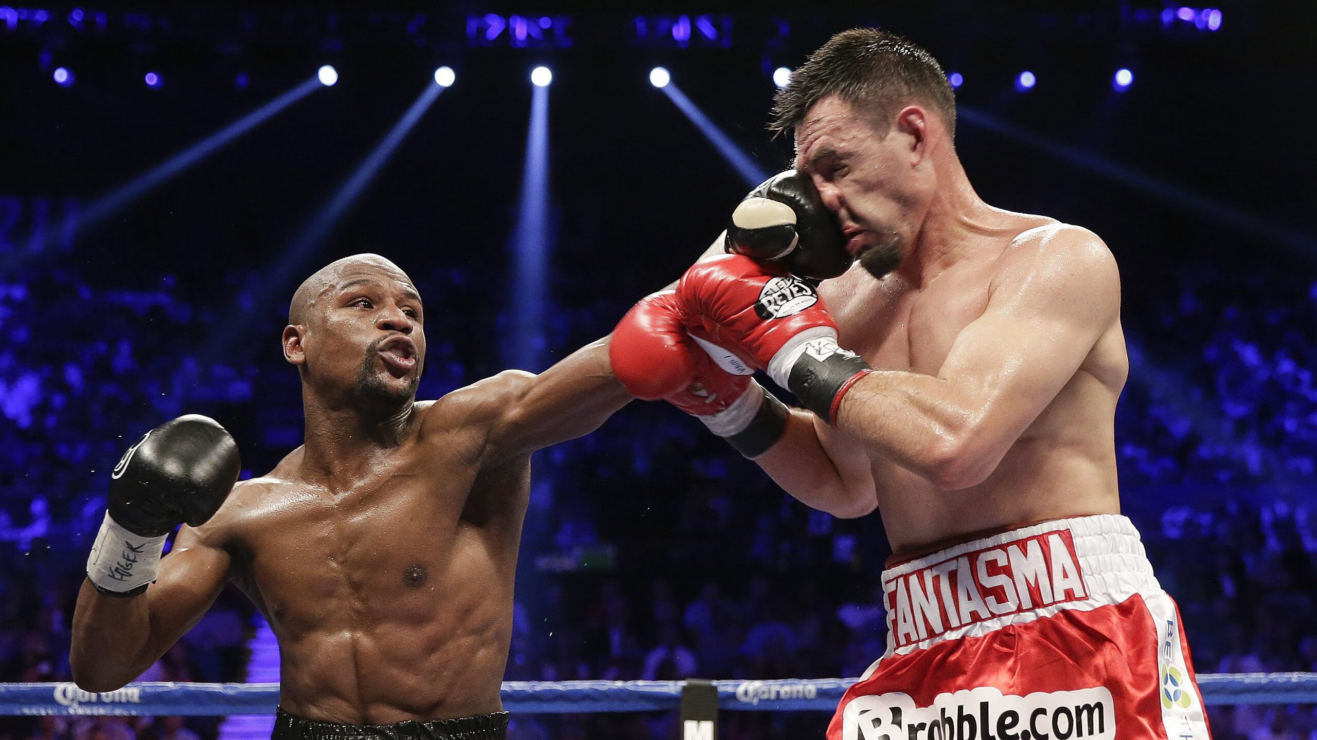 跨界传奇，当马刺强压老鹰，浓眉在英超赛场接管冠军之战