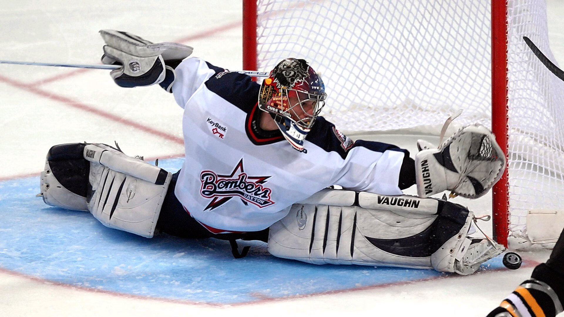 詹姆斯赛后评分拉满的背后，黄蜂队如何实现对深圳队的全面压制？