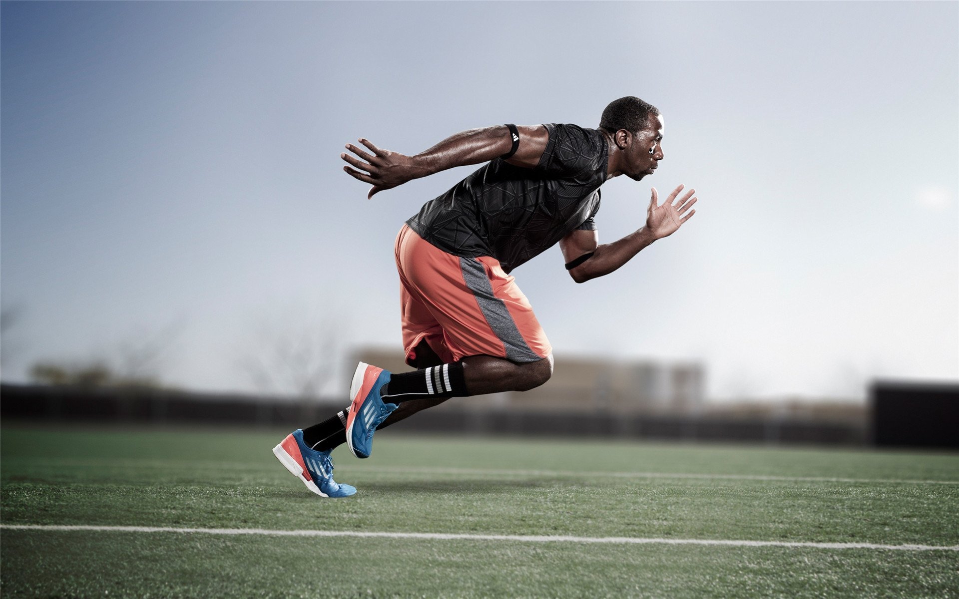 阿劳霍高光表现照亮曼联新征程，红魔战术革命从洪都拉斯开始