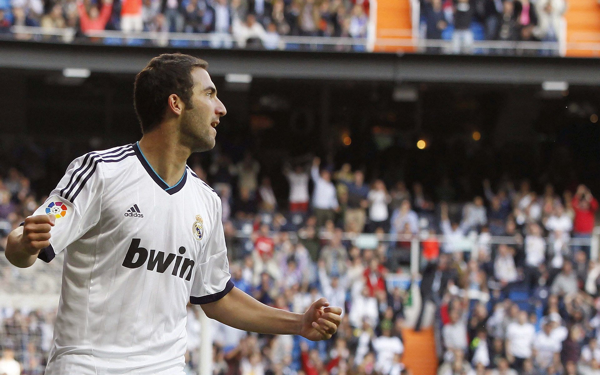 穆勒铁闸锁南美利刃，威尔士战术纪律击退哥伦比亚狂潮